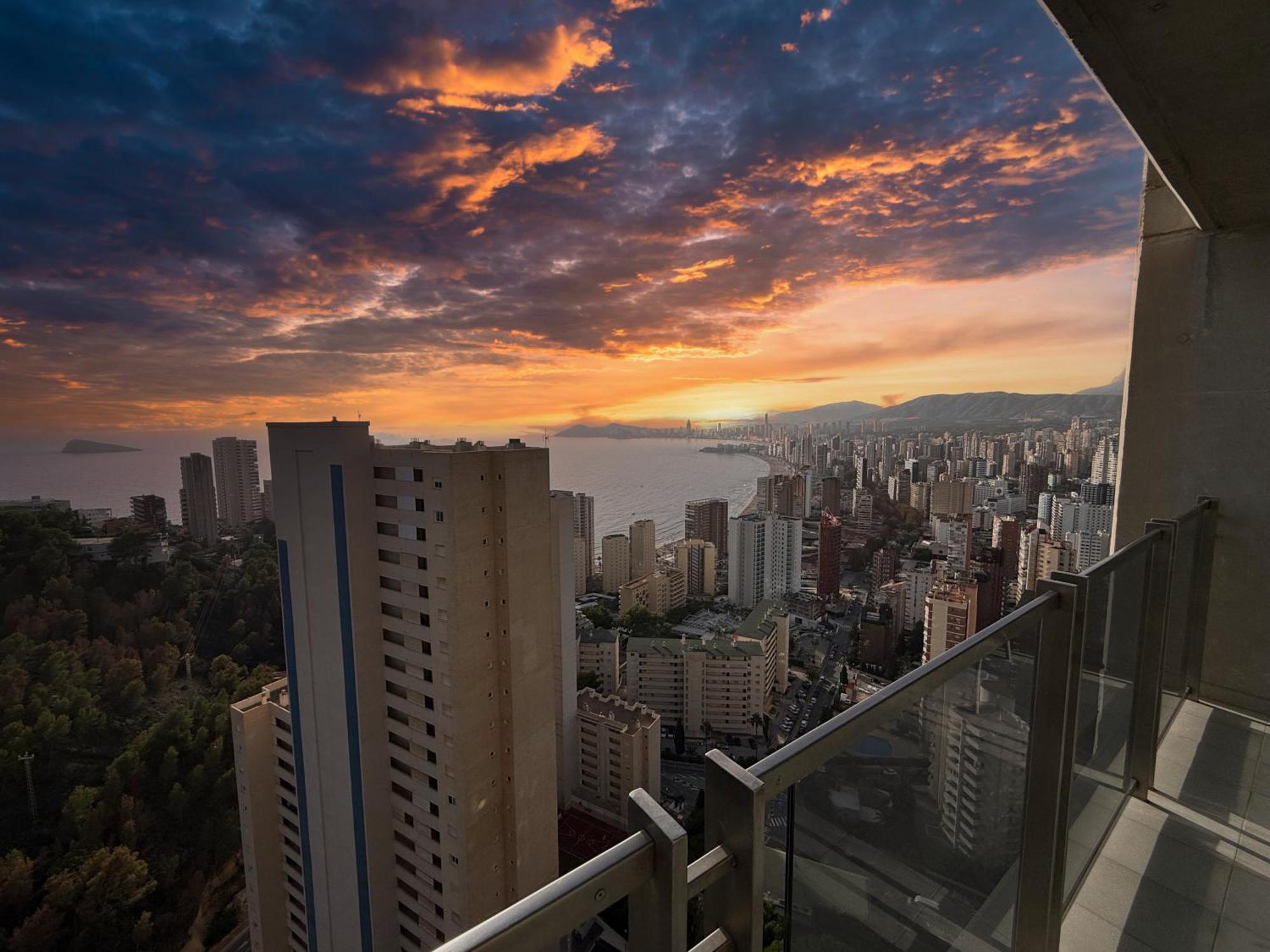 Beautiful Apartment Near Beach With Panoramic Sea-View Benidorm Bagian luar foto